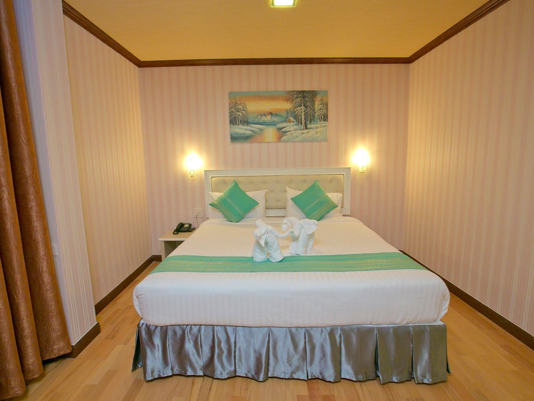 Korat Hotel - Sha Plus Nakhon Ratchasima Ngoại thất bức ảnh