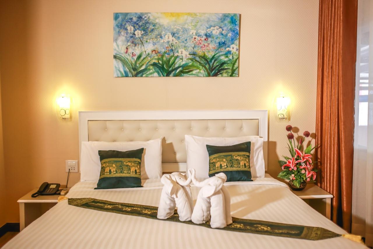 Korat Hotel - Sha Plus Nakhon Ratchasima Ngoại thất bức ảnh