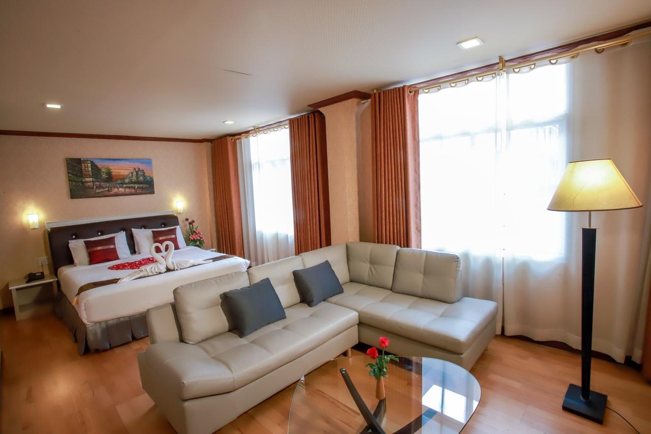 Korat Hotel - Sha Plus Nakhon Ratchasima Ngoại thất bức ảnh