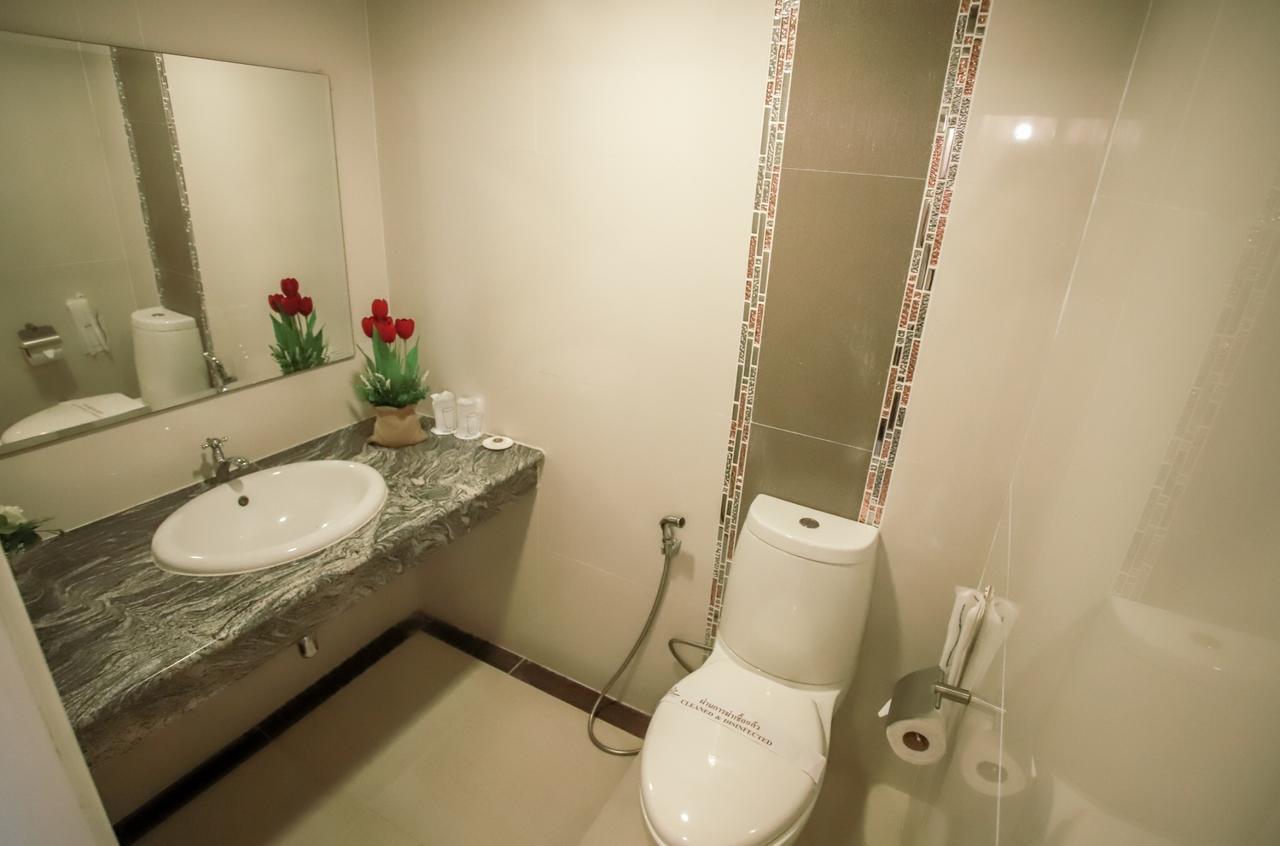 Korat Hotel - Sha Plus Nakhon Ratchasima Ngoại thất bức ảnh