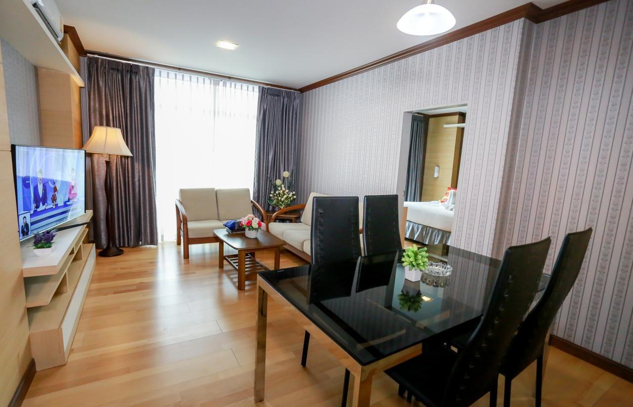 Korat Hotel - Sha Plus Nakhon Ratchasima Ngoại thất bức ảnh
