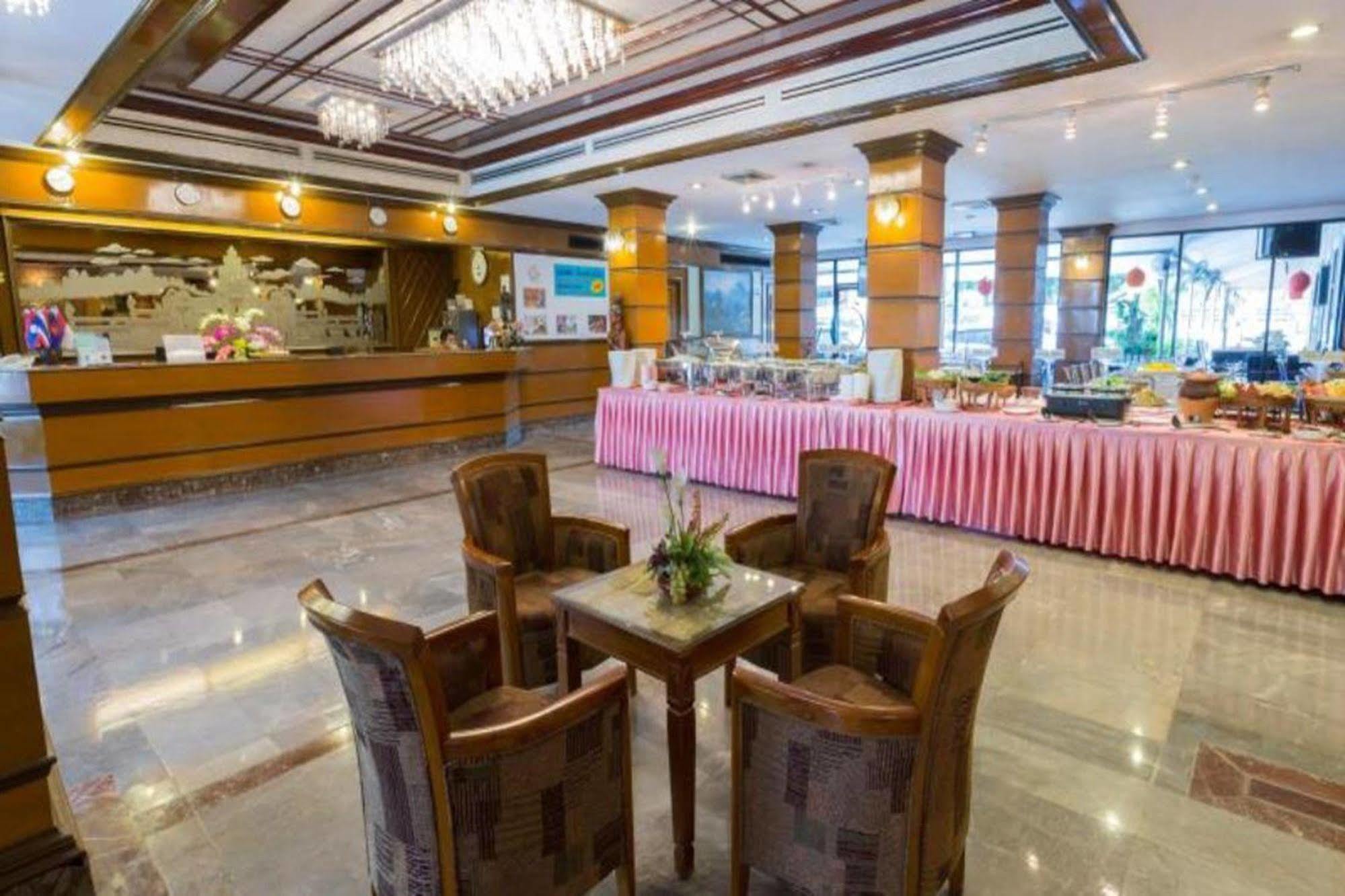 Korat Hotel - Sha Plus Nakhon Ratchasima Ngoại thất bức ảnh