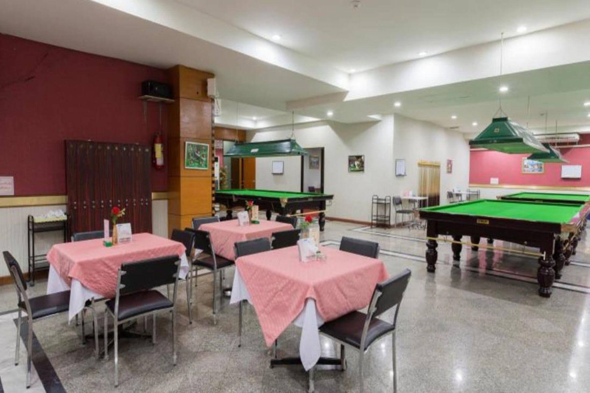 Korat Hotel - Sha Plus Nakhon Ratchasima Ngoại thất bức ảnh