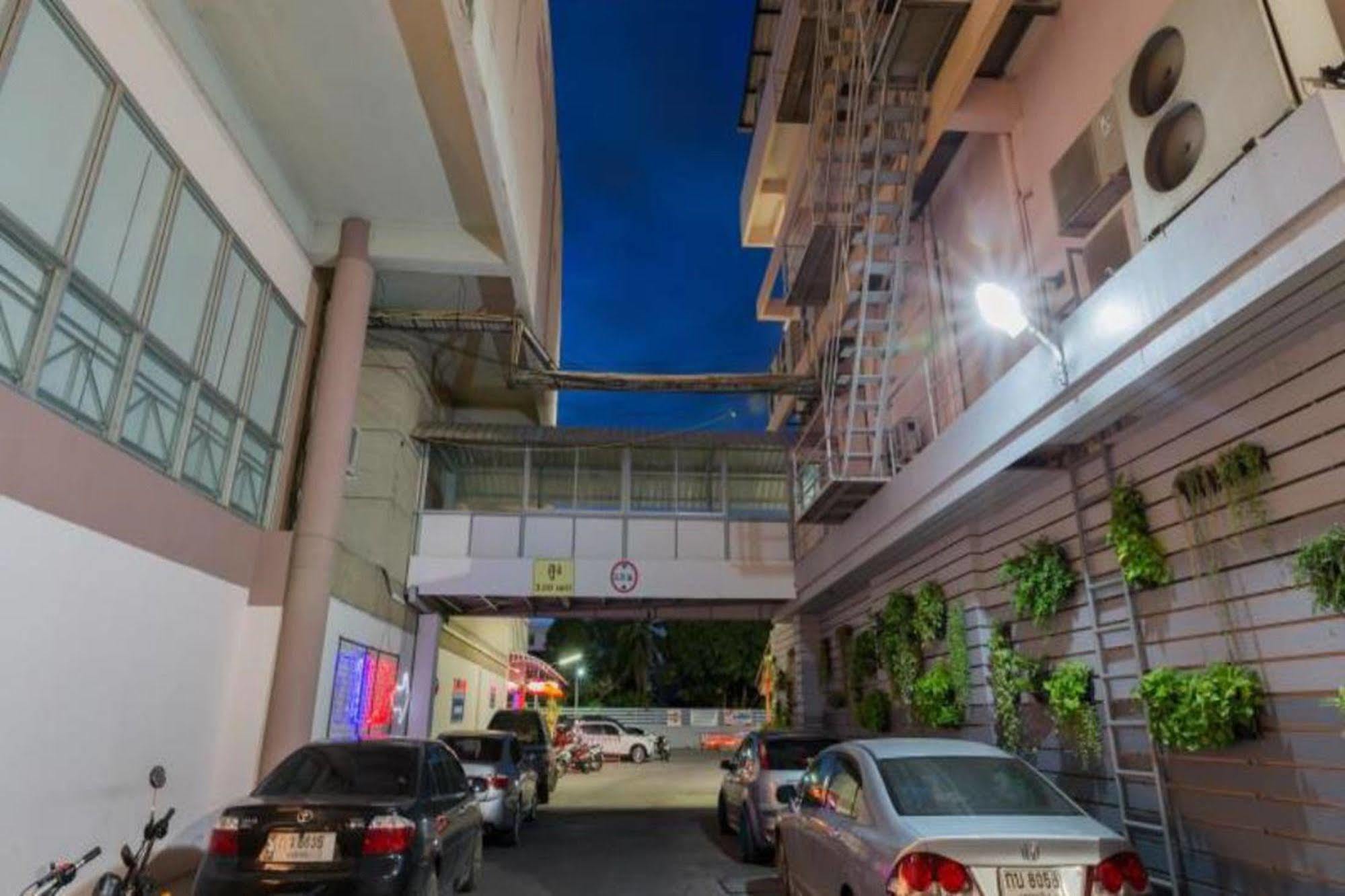 Korat Hotel - Sha Plus Nakhon Ratchasima Ngoại thất bức ảnh